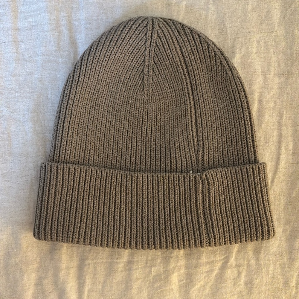 Gap knitted beanie. New.